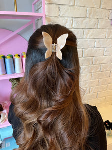 MINI BUTTERCUP BUTTERFLY CLIP
